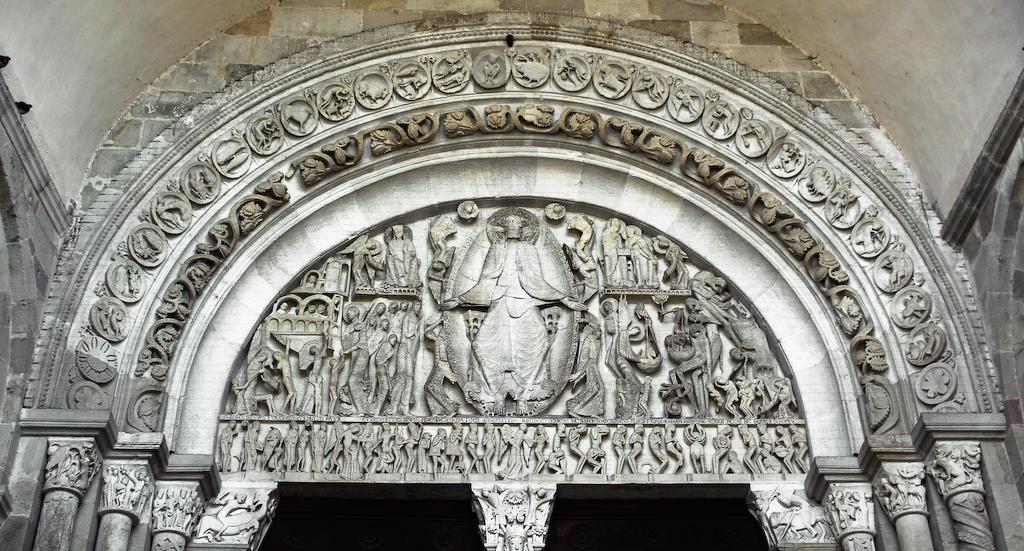 Déchiffrer cinq symboles courants dans les églises romanes
