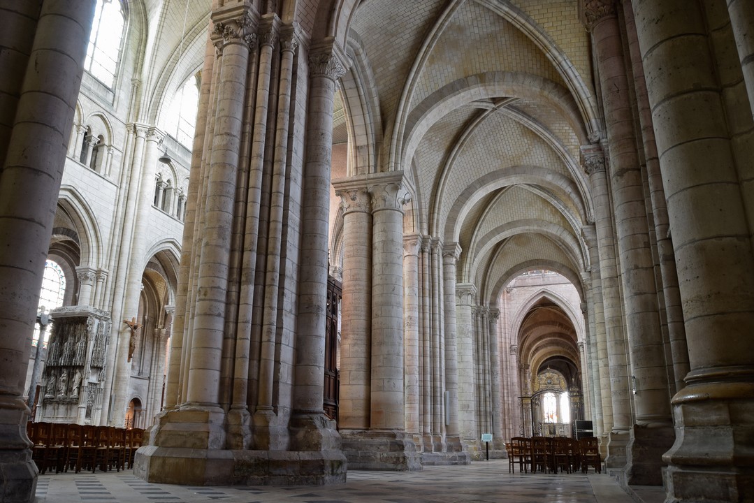 Architecture romane et gothique : la méthode pour différencier ces styles du Moyen Âge