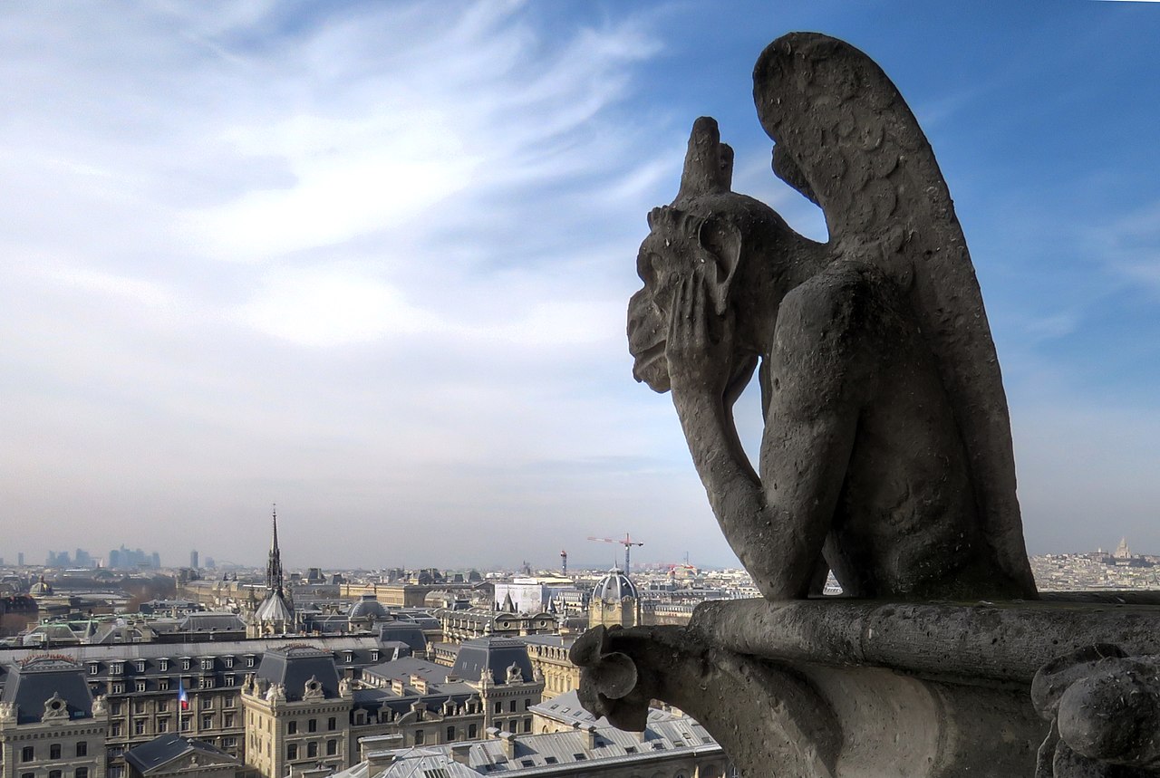 La stryge de Notre-Dame de Paris : histoire d’une fausse sculpture médiévale