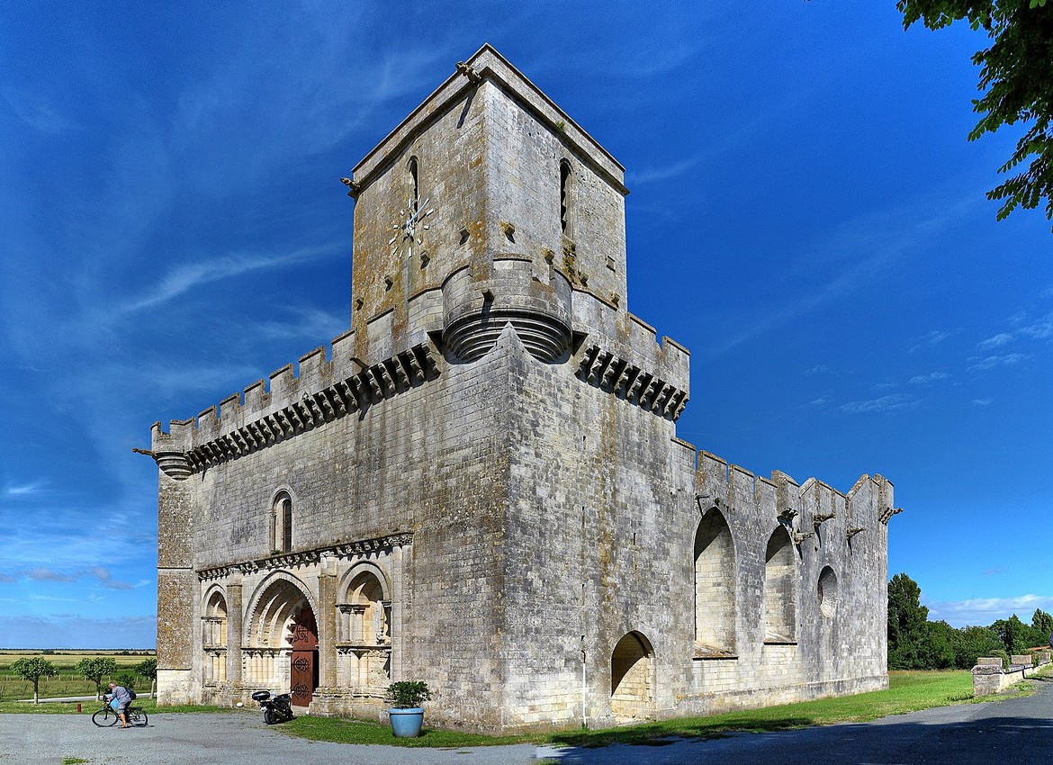 Les églises fortifiées, une alternative aux châteaux forts