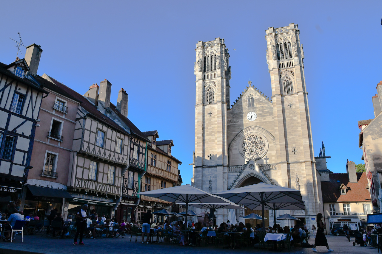 Ex-cathédrales, co-cathédrales, et pro-cathédrales… Ces cathédrales qui n’en sont pas vraiment